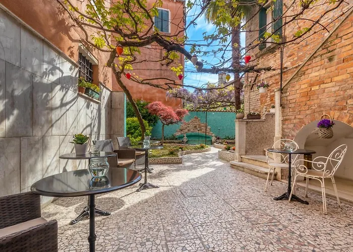 Casa Boccassini Hotell *