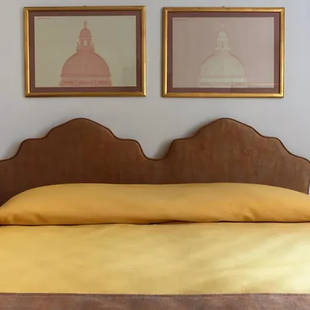 Casa Boccassini Отель *