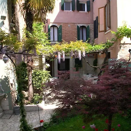 Casa Boccassini *