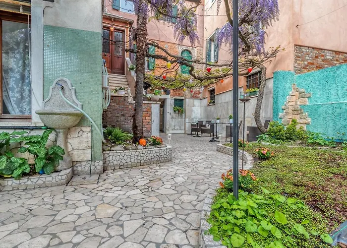 Casa Boccassini Hotel